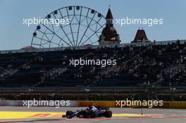 Daniil Kvyat (RUS) Scuderia Toro Rosso STR12. 28.04.2017. Formula 1 World Championship, Rd 4, Russian Grand Prix, Sochi Autodrom, Sochi, Russia, Practice Day.