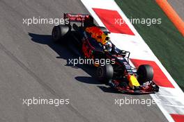 Daniel Ricciardo (AUS) Red Bull Racing  28.04.2017. Formula 1 World Championship, Rd 4, Russian Grand Prix, Sochi Autodrom, Sochi, Russia, Practice Day.