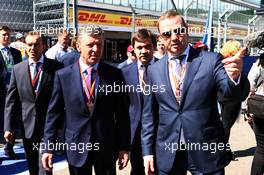 Dmitry Kozak (RUS) Russian Deputy Prime Minister on the grid. 30.04.2017. Formula 1 World Championship, Rd 4, Russian Grand Prix, Sochi Autodrom, Sochi, Russia, Race Day.