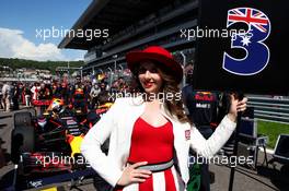 Grid girl for Daniel Ricciardo (AUS) Red Bull Racing RB13. 30.04.2017. Formula 1 World Championship, Rd 4, Russian Grand Prix, Sochi Autodrom, Sochi, Russia, Race Day.