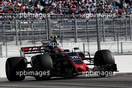 Kevin Magnussen (DEN) Haas VF-17. 30.04.2017. Formula 1 World Championship, Rd 4, Russian Grand Prix, Sochi Autodrom, Sochi, Russia, Race Day.