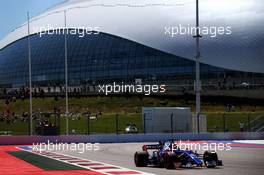 Daniil Kvyat (RUS) Scuderia Toro Rosso STR12. 29.04.2017. Formula 1 World Championship, Rd 4, Russian Grand Prix, Sochi Autodrom, Sochi, Russia, Qualifying Day.