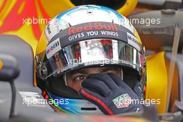 Daniel Ricciardo (AUS) Red Bull Racing  29.04.2017. Formula 1 World Championship, Rd 4, Russian Grand Prix, Sochi Autodrom, Sochi, Russia, Qualifying Day.