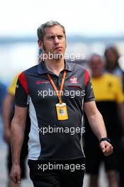 Stuart Cramp (GBR) Haas F1 Team Race Team Chief Mechanic. 29.04.2017. Formula 1 World Championship, Rd 4, Russian Grand Prix, Sochi Autodrom, Sochi, Russia, Qualifying Day.