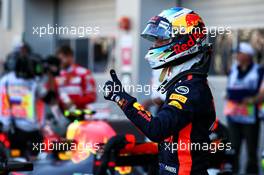 Daniel Ricciardo (AUS) Red Bull Racing celebrates in qualifying parc ferme. 29.04.2017. Formula 1 World Championship, Rd 4, Russian Grand Prix, Sochi Autodrom, Sochi, Russia, Qualifying Day.