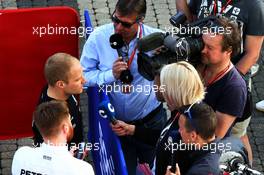 Valtteri Bottas (FIN) Mercedes AMG F1 with the media. 27.04.2017. Formula 1 World Championship, Rd 4, Russian Grand Prix, Sochi Autodrom, Sochi, Russia, Preparation Day.
