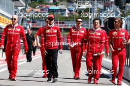 Sebastian Vettel (GER) Ferrari walks the circuit with the team. 27.04.2017. Formula 1 World Championship, Rd 4, Russian Grand Prix, Sochi Autodrom, Sochi, Russia, Preparation Day.