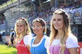 Race 2, Grid Girls 09.07.2017. FIA Formula 2 Championship, Rd 5, Spielberg, Austria, Sunday.