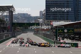 Race 2, Start of the race 25.06.2017. FIA Formula 2 Championship, Rd 4, Baku, Azerbaijan, Sunday.