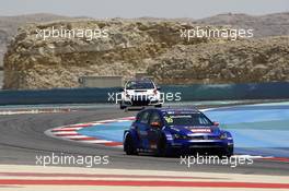Qualifying, Gianni Morbidelli (ITA) Volkswagen Golf GTi TCR, West Coast Racing 15.04.2017. TCR International Series, Rd 2, Sakhir, Bahrain, Saturday.
