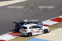 Race 2, Stefano Comini (SUI) Audi RS3 LMS, Comtoyou Racing and Davit Kajaia (GEO) Alfa Romeo Giulietta TCR, GE-Force 16.04.2017. TCR International Series, Rd 2, Sakhir, Bahrain, Sunday.
