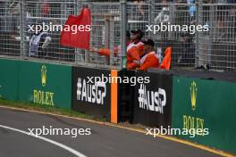 Marshal waves a red flad during practice. 01.04.2023. Formula 1 World Championship, Rd 3, Australian Grand Prix, Albert Park, Melbourne, Australia, Qualifying Day.