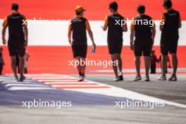 Oscar Piastri (AUS) McLaren walks the circuit with the team. 29.06.2023. Formula 1 World Championship, Rd 10, Austrian Grand Prix, Spielberg, Austria, Preparation Day.