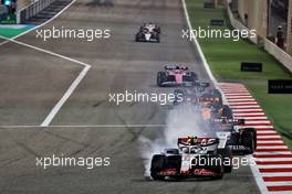 Nico Hulkenberg (GER) Haas VF-23 locks up under braking. 05.03.2023. Formula 1 World Championship, Rd 1, Bahrain Grand Prix, Sakhir, Bahrain, Race Day.