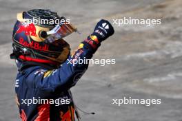 Race winner Max Verstappen (NLD) Red Bull Racing celebrates in parc ferme. 05.11.2023. Formula 1 World Championship, Rd 21, Brazilian Grand Prix, Sao Paulo, Brazil, Race Day.