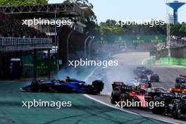 Alexander Albon (THA) Williams Racing FW45 crashes out of the race. 05.11.2023. Formula 1 World Championship, Rd 21, Brazilian Grand Prix, Sao Paulo, Brazil, Race Day.