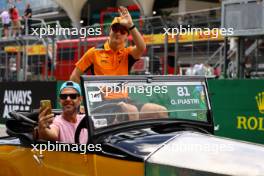 Oscar Piastri (AUS) McLaren on the drivers' parade. 05.11.2023. Formula 1 World Championship, Rd 21, Brazilian Grand Prix, Sao Paulo, Brazil, Race Day.