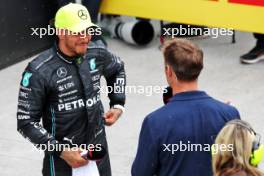 Lewis Hamilton (GBR) Mercedes AMG F1 with Jenson Button (GBR) Sky Sports F1 Presenter / Williams Racing Senior Advisor in parc ferme. 18.06.2023. Formula 1 World Championship, Rd 9, Canadian Grand Prix, Montreal, Canada, Race Day.