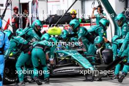 Fernando Alonso (ESP) Aston Martin F1 Team AMR23 makes a pit stop. 18.06.2023. Formula 1 World Championship, Rd 9, Canadian Grand Prix, Montreal, Canada, Race Day.