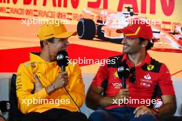 (L to R): Lando Norris (GBR) McLaren and Carlos Sainz Jr (ESP) Ferrari in the FIA Press Conference. 01.06.2023. Formula 1 World Championship, Rd 8, Spanish Grand Prix, Barcelona, Spain, Preparation Day.