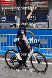 Yuki Tsunoda (JPN) AlphaTauri on his bicycle. 01.06.2023. Formula 1 World Championship, Rd 8, Spanish Grand Prix, Barcelona, Spain, Preparation Day.