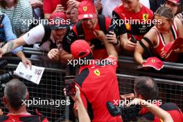 Carlos Sainz Jr (ESP) Ferrari with fans. 01.06.2023. Formula 1 World Championship, Rd 8, Spanish Grand Prix, Barcelona, Spain, Preparation Day.
