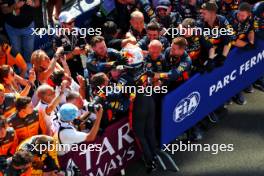 Race winner Max Verstappen (NLD) Red Bull Racing celebrates in parc ferme with the team. 23.07.2023. Formula 1 World Championship, Rd 12, Hungarian Grand Prix, Budapest, Hungary, Race Day.