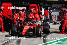 Carlos Sainz Jr (ESP) Ferrari SF-23 makes a pit stop. 23.07.2023. Formula 1 World Championship, Rd 12, Hungarian Grand Prix, Budapest, Hungary, Race Day.