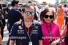 Chalerm Yoovidhya (THA) Red Bull Racing Co-Owner with his wife on the grid. 03.09.2023. Formula 1 World Championship, Rd 15, Italian Grand Prix, Monza, Italy, Race Day.