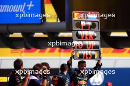 Red Bull Racing celebrate 10 wins in a row for Max Verstappen (NLD) Red Bull Racing. 03.09.2023. Formula 1 World Championship, Rd 15, Italian Grand Prix, Monza, Italy, Race Day.