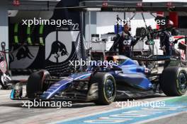 Alexander Albon (THA) Williams Racing FW45 makes a pit stop. 03.09.2023. Formula 1 World Championship, Rd 15, Italian Grand Prix, Monza, Italy, Race Day.