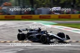 George Russell (GBR) Mercedes AMG F1 W14 runs wide. 03.09.2023. Formula 1 World Championship, Rd 15, Italian Grand Prix, Monza, Italy, Race Day.