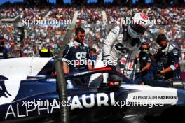 Yuki Tsunoda (JPN) AlphaTauri AT04 on the grid. 24.09.2023. Formula 1 World Championship, Rd 17, Japanese Grand Prix, Suzuka, Japan, Race Day.