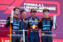 The podium (L to R): Lando Norris (GBR) McLaren, second; Christian Horner (GBR) Red Bull Racing Team Principal; Max Verstappen (NLD) Red Bull Racing, race winner; Oscar Piastri (AUS) McLaren, third. 24.09.2023. Formula 1 World Championship, Rd 17, Japanese Grand Prix, Suzuka, Japan, Race Day.
