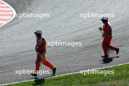 Marshals sweep the circuit. 24.09.2023. Formula 1 World Championship, Rd 17, Japanese Grand Prix, Suzuka, Japan, Race Day.