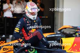 Pole sitter Max Verstappen (NLD) Red Bull Racing RB19 in qualifying parc ferme. 23.09.2023. Formula 1 World Championship, Rd 17, Japanese Grand Prix, Suzuka, Japan, Qualifying Day.