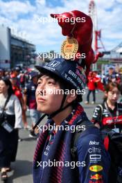 Circuit atmosphere - Red Bull Racing fan. 24.09.2023. Formula 1 World Championship, Rd 17, Japanese Grand Prix, Suzuka, Japan, Race Day.