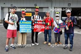 Paddock atmosphere - fans. 21.09.2023. Formula 1 World Championship, Rd 17, Japanese Grand Prix, Suzuka, Japan, Preparation Day.