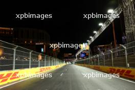 Circuit atmosphere - track at night. 14.11.2023. Formula 1 World Championship, Rd 22, Las Vegas Grand Prix, Las Vegas, Nevada, USA, Preparation Day.