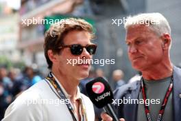 James Marsden (USA) Actor on the grid with David Coulthard (GBR). 28.05.2023. Formula 1 World Championship, Rd 7, Monaco Grand Prix, Monte Carlo, Monaco, Race Day.