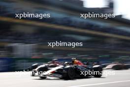 Max Verstappen (NLD) Red Bull Racing RB19 leads at the restart of the race. 29.10.2023. Formula 1 World Championship, Rd 20, Mexican Grand Prix, Mexico City, Mexico, Race Day.