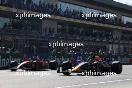Max Verstappen (NLD) Red Bull Racing RB19 leads at the restart of the race. 29.10.2023. Formula 1 World Championship, Rd 20, Mexican Grand Prix, Mexico City, Mexico, Race Day.