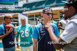 Logan Sargeant (USA) Williams Racing - American Football with the Miami Dolphins. 04.05.2023. Formula 1 World Championship, Rd 5, Miami Grand Prix, Miami, Florida, USA, Preparation Day.