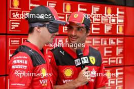 (L to R): A blindfolded Charles Leclerc (MON) Ferrari with team mate Carlos Sainz Jr (ESP) Ferrari  04.05.2023. Formula 1 World Championship, Rd 5, Miami Grand Prix, Miami, Florida, USA, Preparation Day.