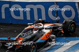 Oscar Piastri (AUS) McLaren MCL60 crashed in the second practice session. 25.08.2023. Formula 1 World Championship, Rd 14, Dutch Grand Prix, Zandvoort, Netherlands, Practice Day.
