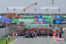 The grid before the start of the race. 27.08.2023. Formula 1 World Championship, Rd 14, Dutch Grand Prix, Zandvoort, Netherlands, Race Day.