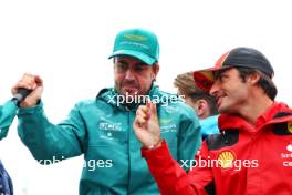(L to R): Fernando Alonso (ESP) Aston Martin F1 Team and Carlos Sainz Jr (ESP) Ferrari on the drivers' parade. 27.08.2023. Formula 1 World Championship, Rd 14, Dutch Grand Prix, Zandvoort, Netherlands, Race Day.