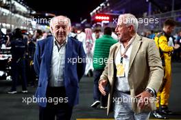 David Richards (GBR) CEO Prodrive (Left) on the grid. 19.03.2023. Formula 1 World Championship, Rd 2, Saudi Arabian Grand Prix, Jeddah, Saudi Arabia, Race Day.