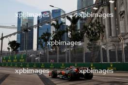 Oscar Piastri (AUS) McLaren MCL60. 15.09.2023. Formula 1 World Championship, Rd 16, Singapore Grand Prix, Marina Bay Street Circuit, Singapore, Practice Day.