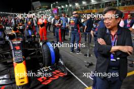 Chalerm Yoovidhya (THA) Red Bull Racing Co-Owner on the grid. 17.09.2023. Formula 1 World Championship, Rd 16, Singapore Grand Prix, Marina Bay Street Circuit, Singapore, Race Day.